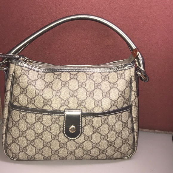 Gucci Handbags - Gucci Hand Bag